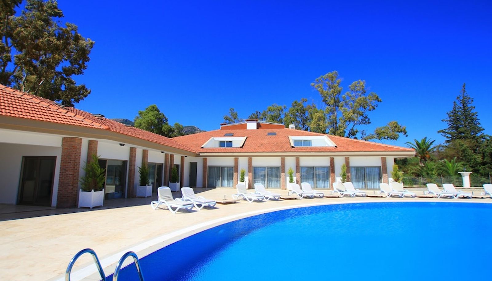 Piscina - Palm Bay Beach Hotel