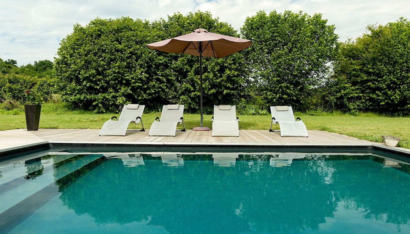 Pool - Château La Mothe du Barry