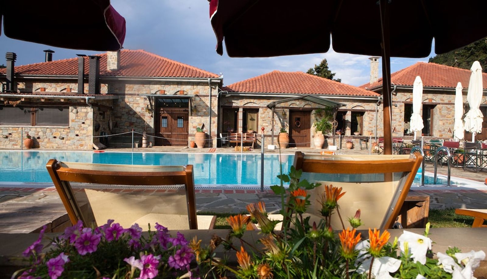 Pool - Montanema Handmade Village