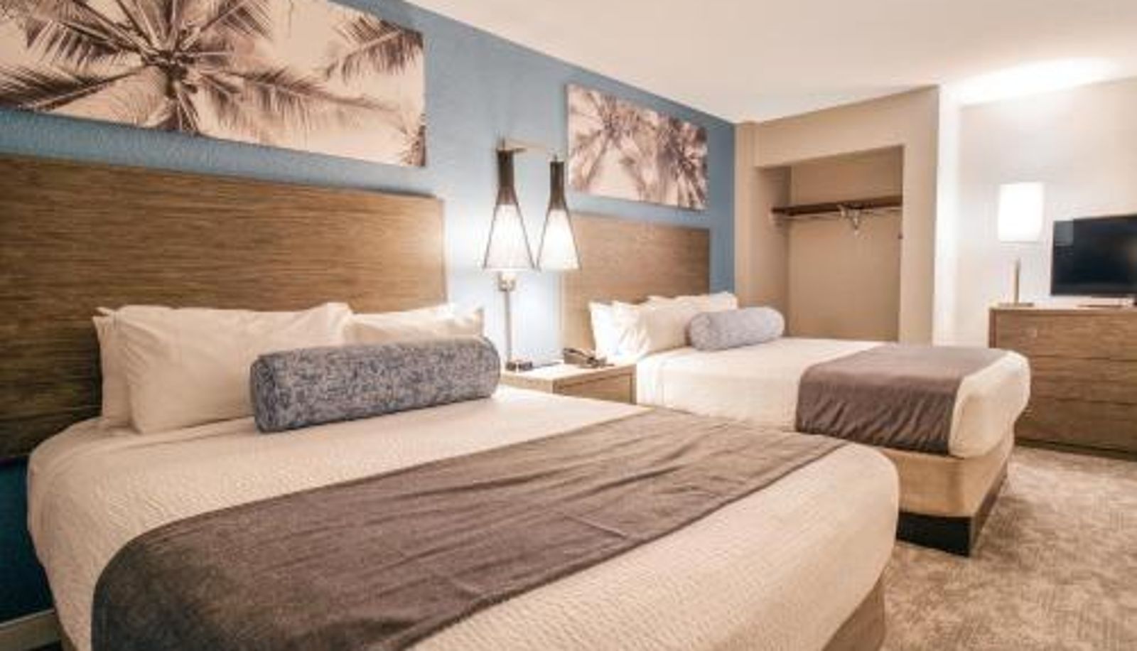 Apartment - Breakers Resort Hotel