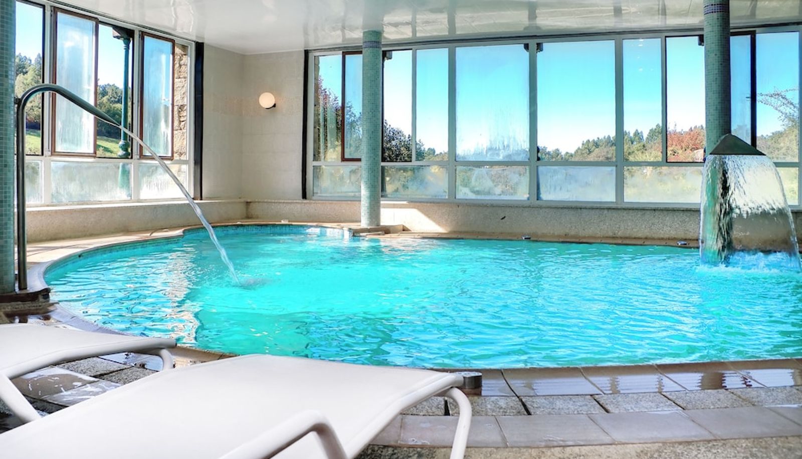 Piscina - Hotel Balneario Rio Pambre