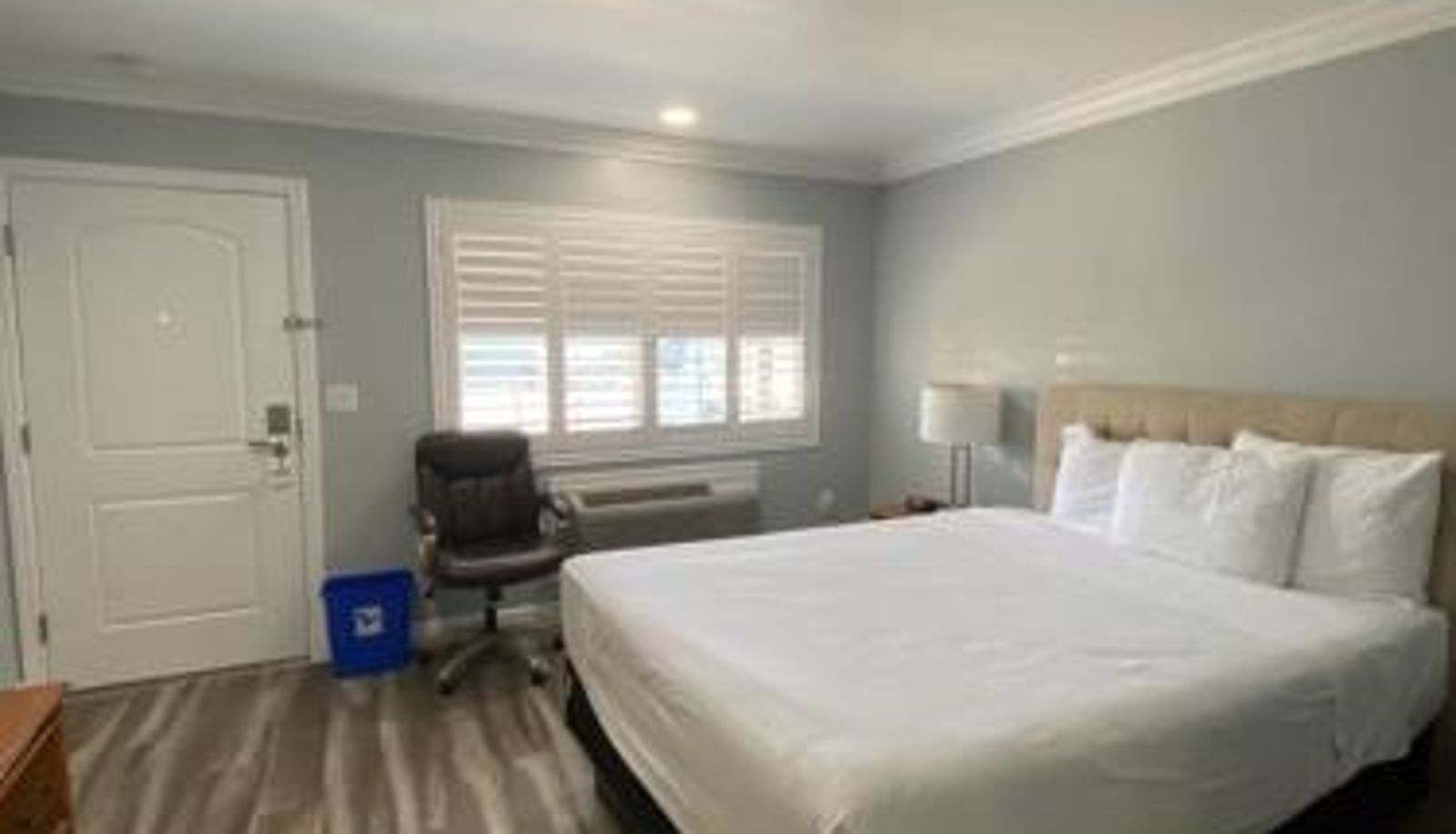 Zimmer - Lone Oak Lodge