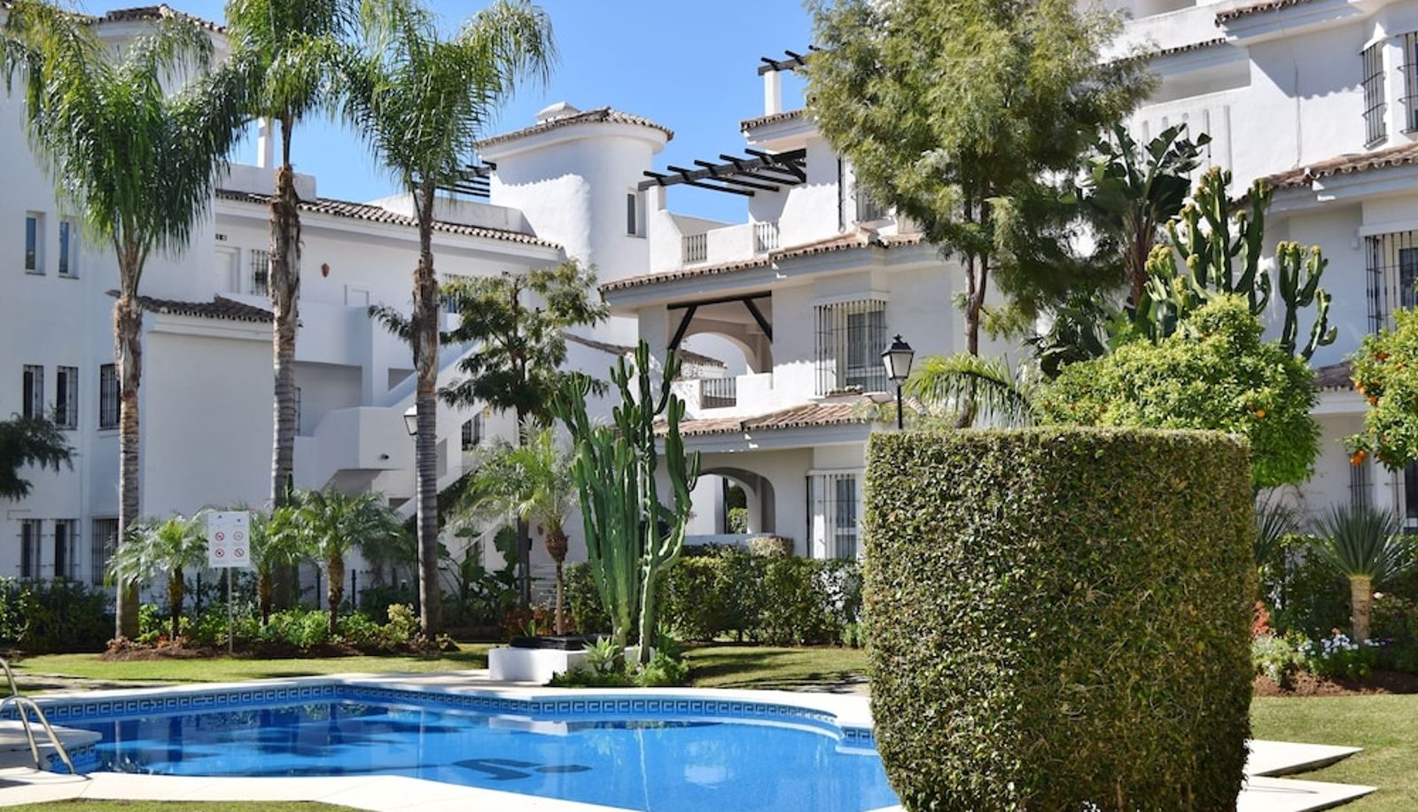 Piscina - Serinamar - Los Naranjos de Marbella