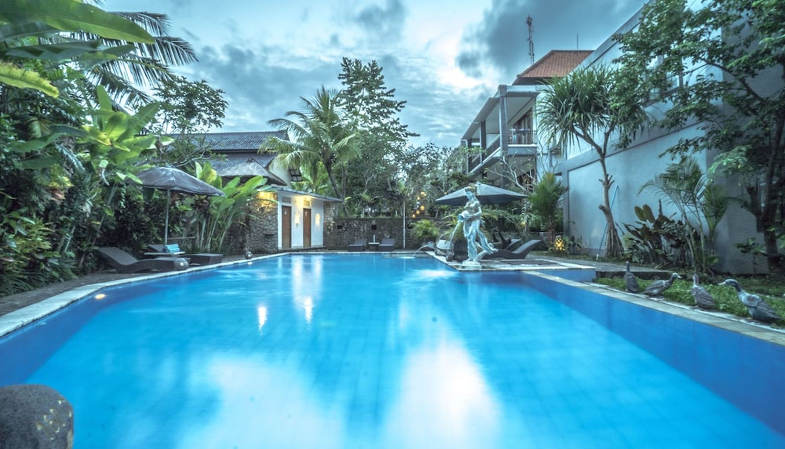 Piscina - Gita Maha Hotel