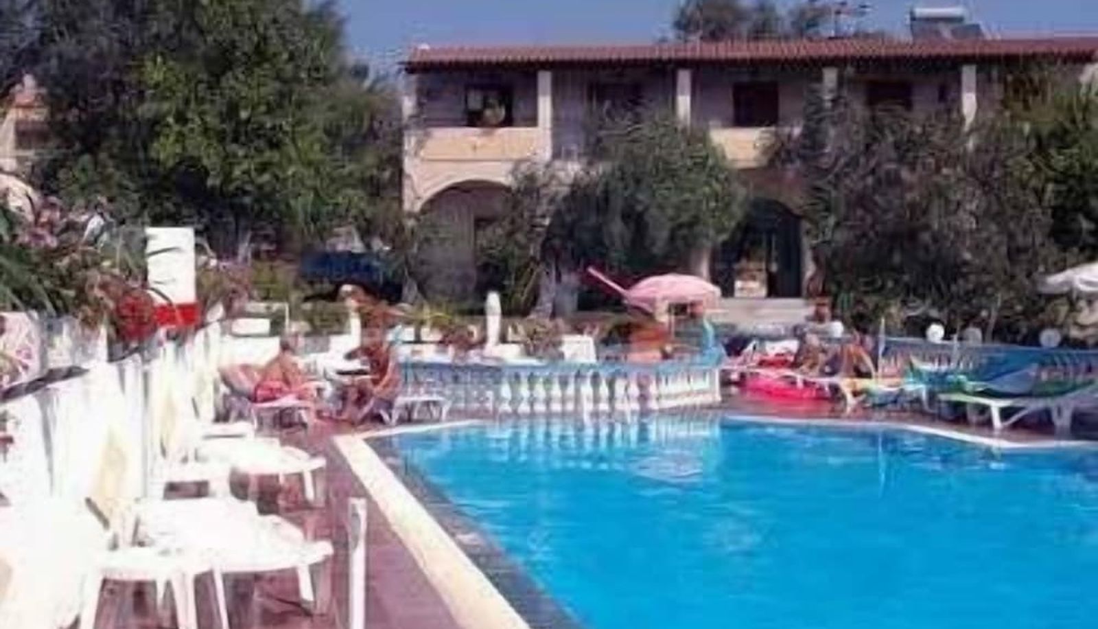 Piscine - Leftis Romantica