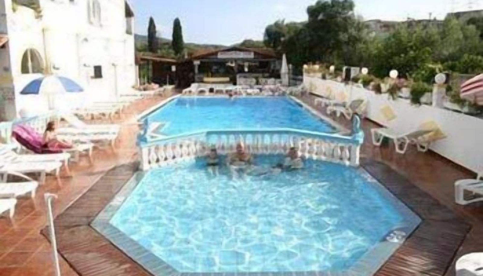 Piscine - Leftis Romantica