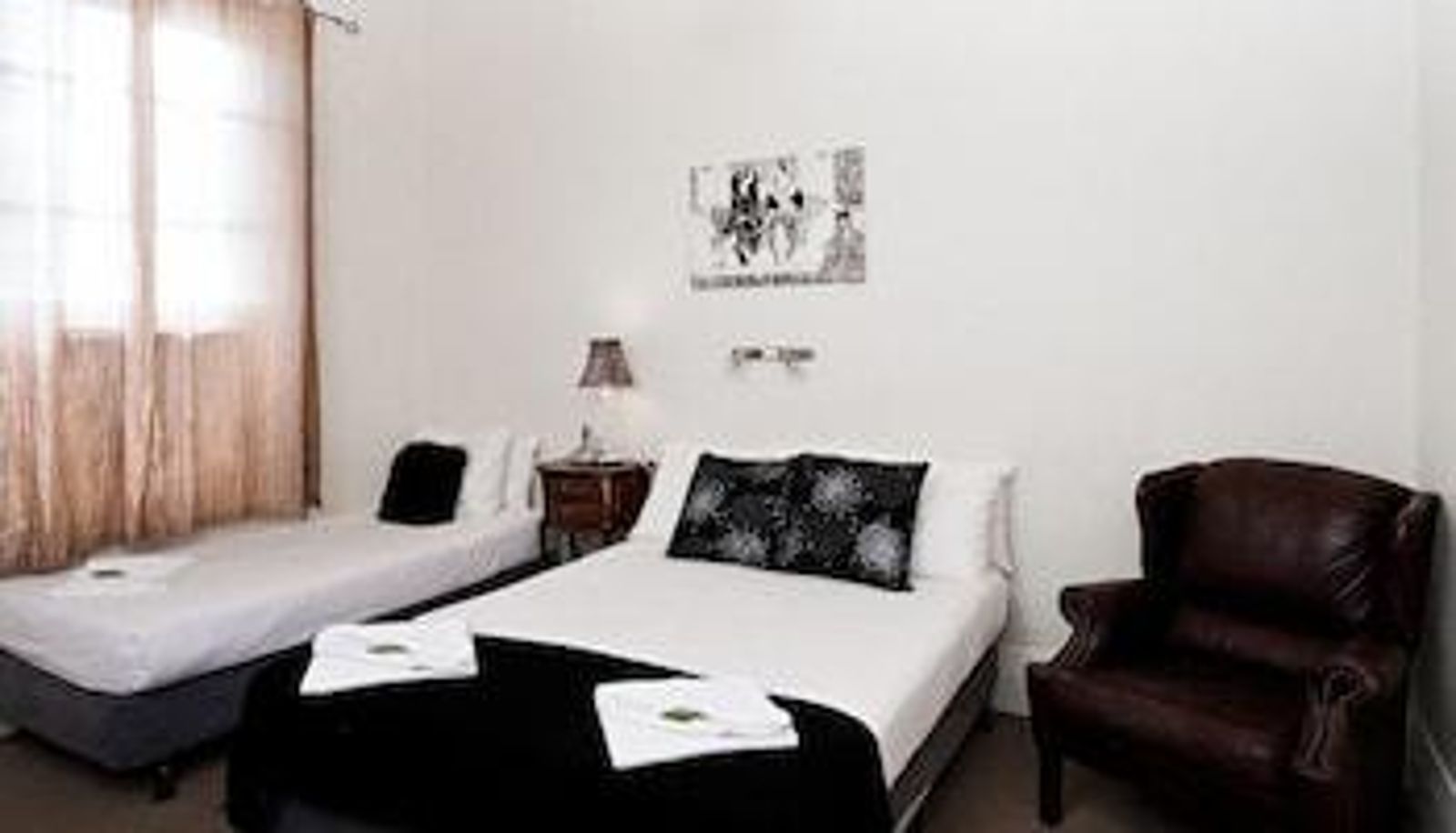 Standard room - Ambassadors Hotel
