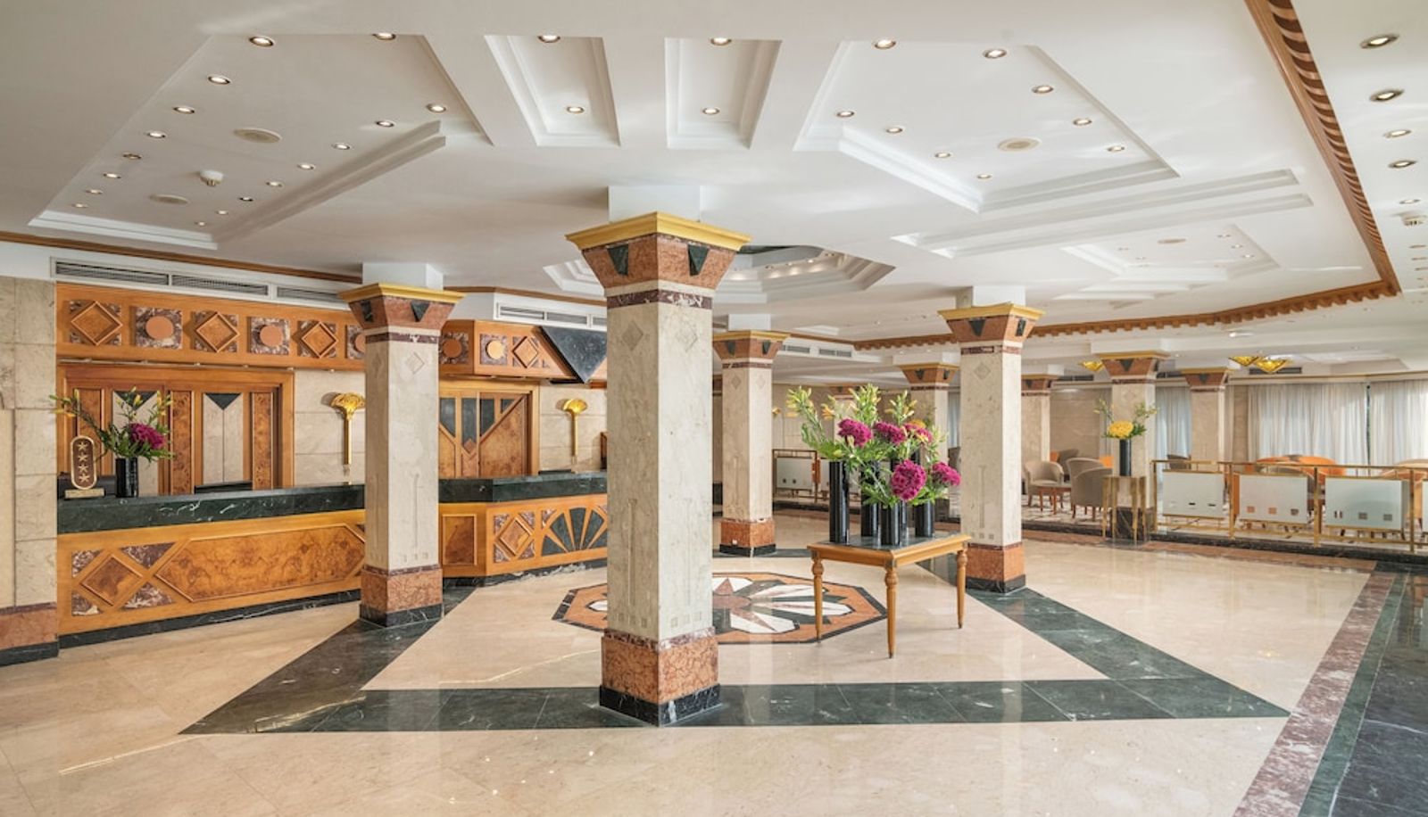 Recepción - JAZ Pyramids Resort