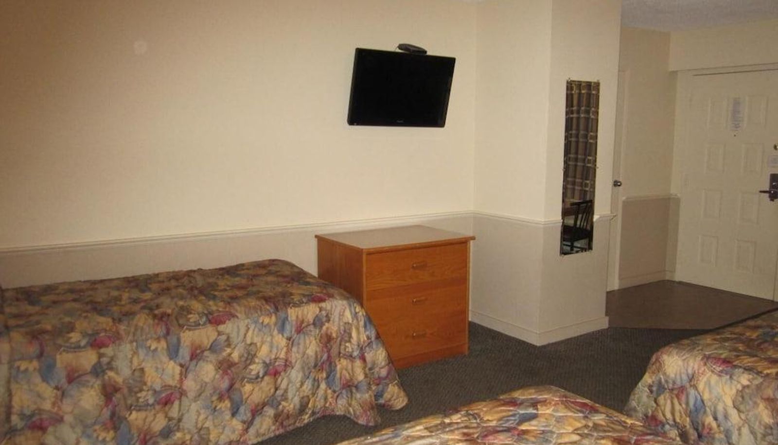 Standard room - Heritage River Inn