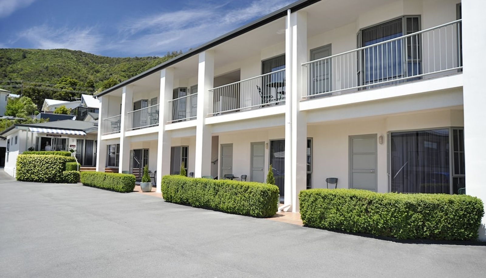 Info - Jasmine Court Motel