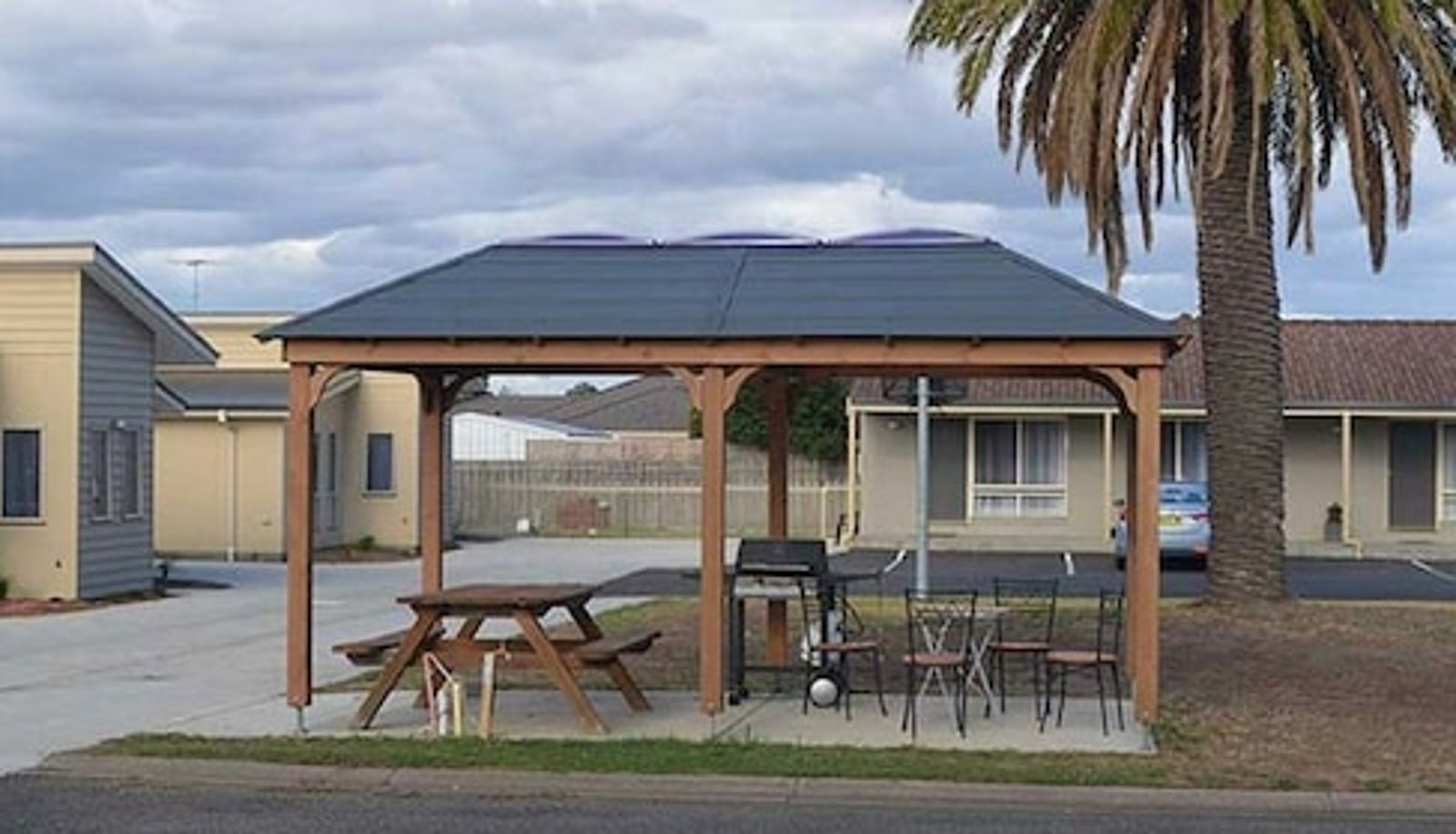 Garten - Golden Palms Motel
