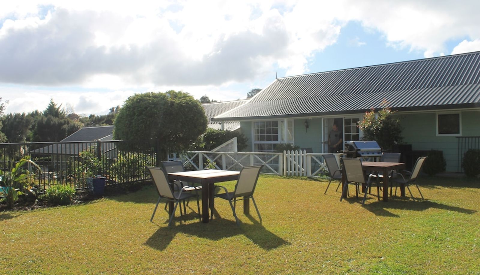 Info - Ash Grove Boutique Motel