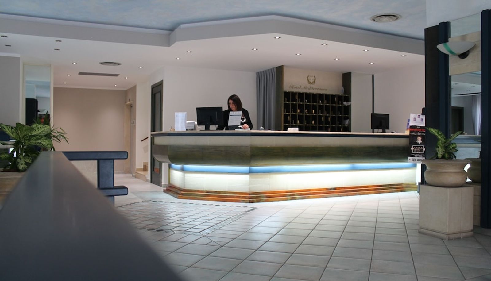 Reception - Mediterraneo