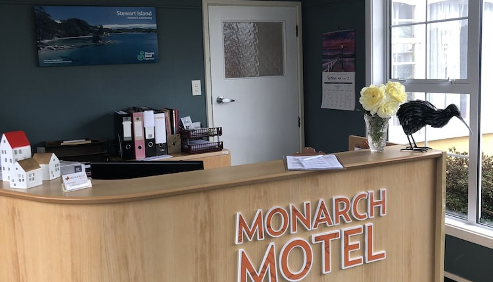 Salón - Monarch Motel