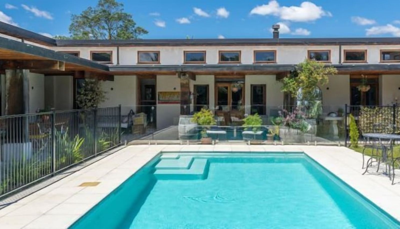 Piscina - Antria Boutique Lodge