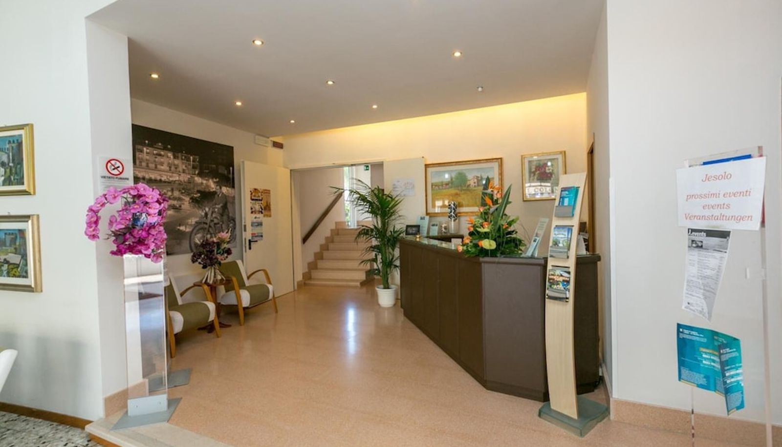 Hal - Hotel Colonna