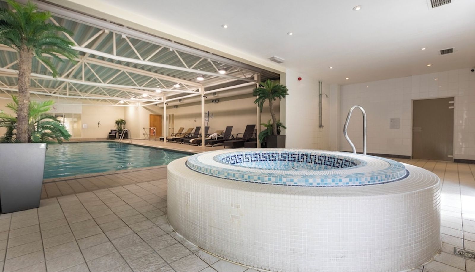 Piscina - Holiday Inn GUILDFORD by IHG