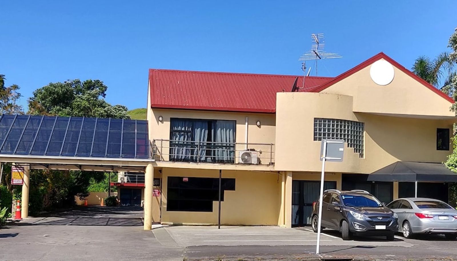 Información - Rayland Epsom Motel