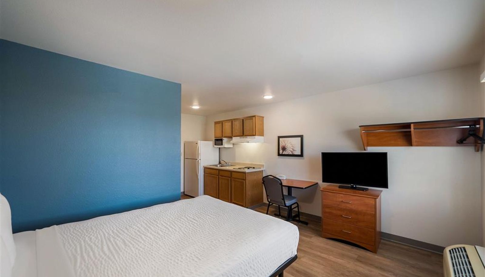Room - WoodSpring Suites Fort Worth Trophy Club