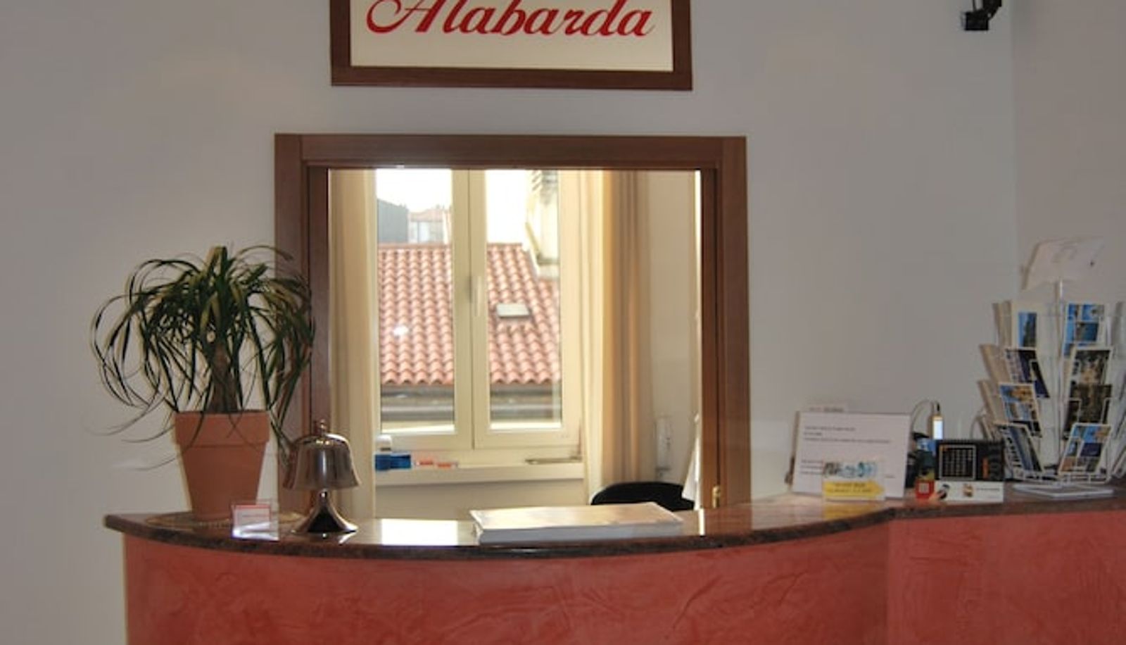 Recepción - Alabarda Hotel
