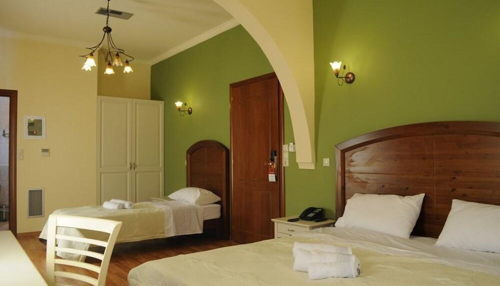 Habitación triple - Areos Polis Hotel