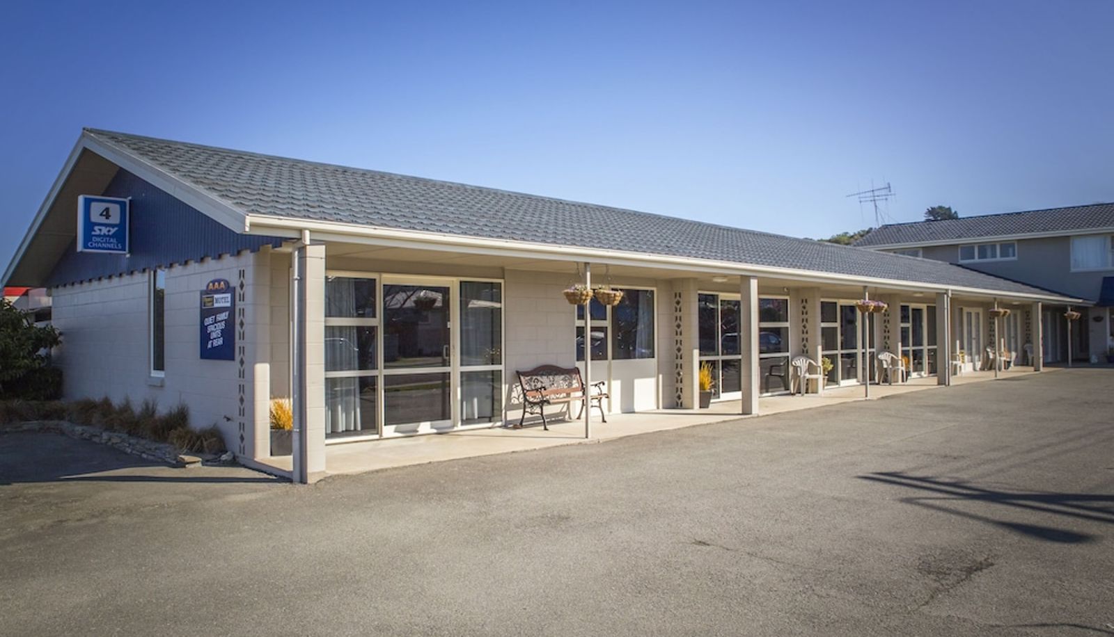 Info - AAA Thames Court Motel