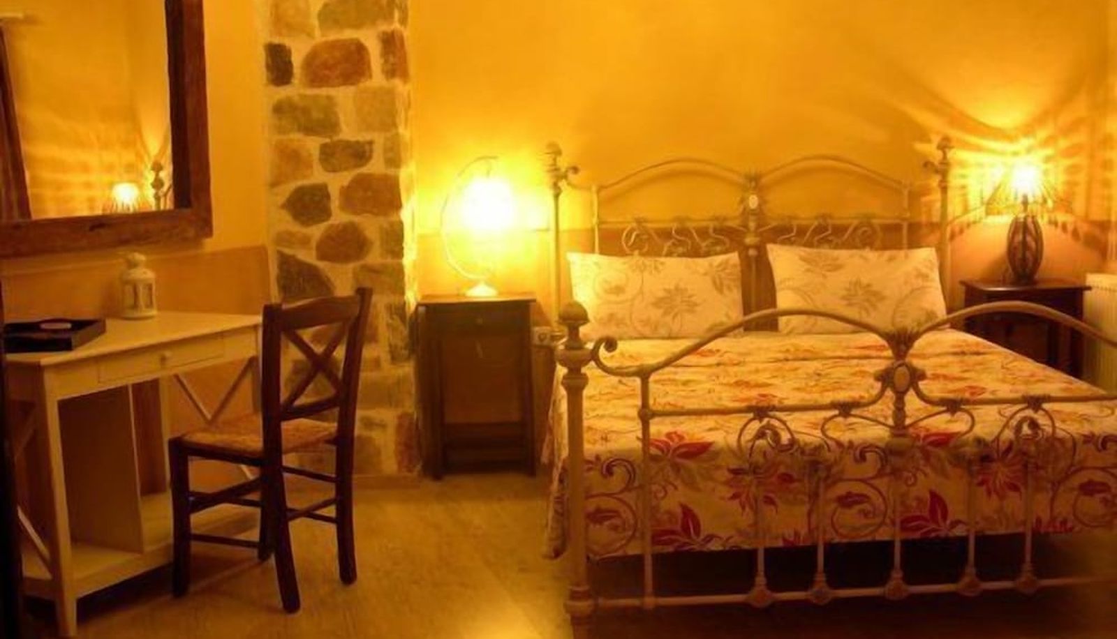 Info - Mythos Guesthouse