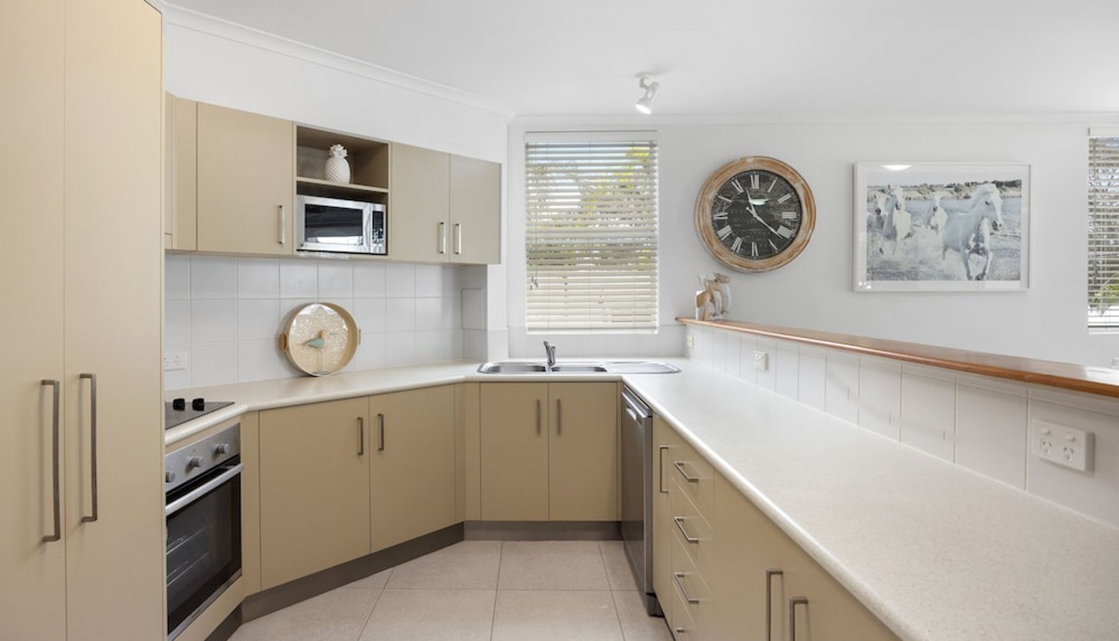 Apartment - Noosa Outrigger Beach Resort