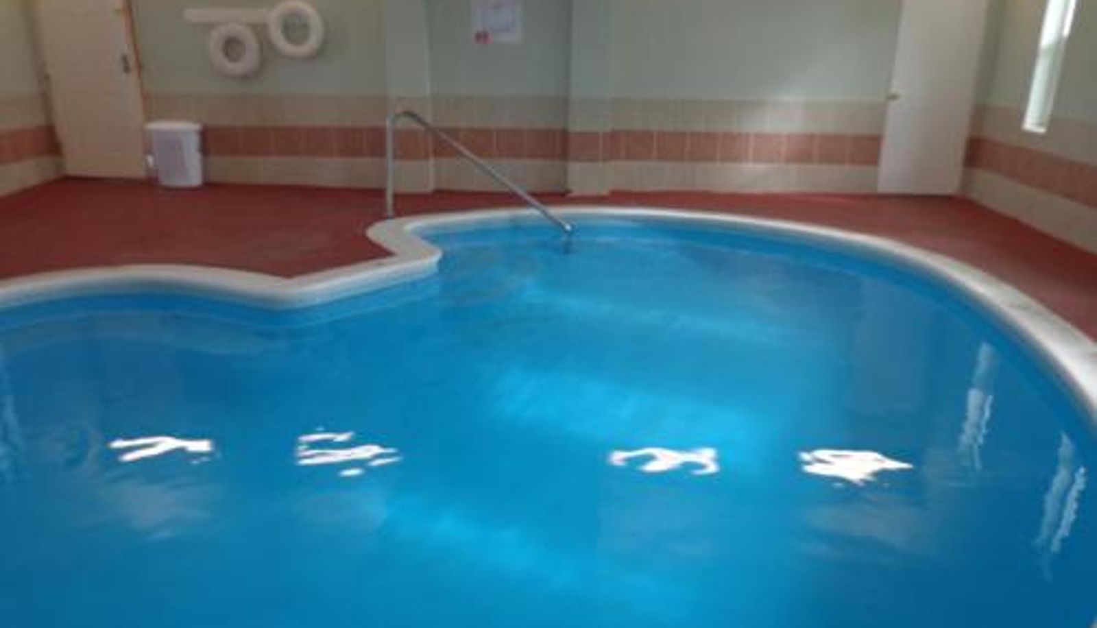 Pool - Ocean Shores Inn & Suites