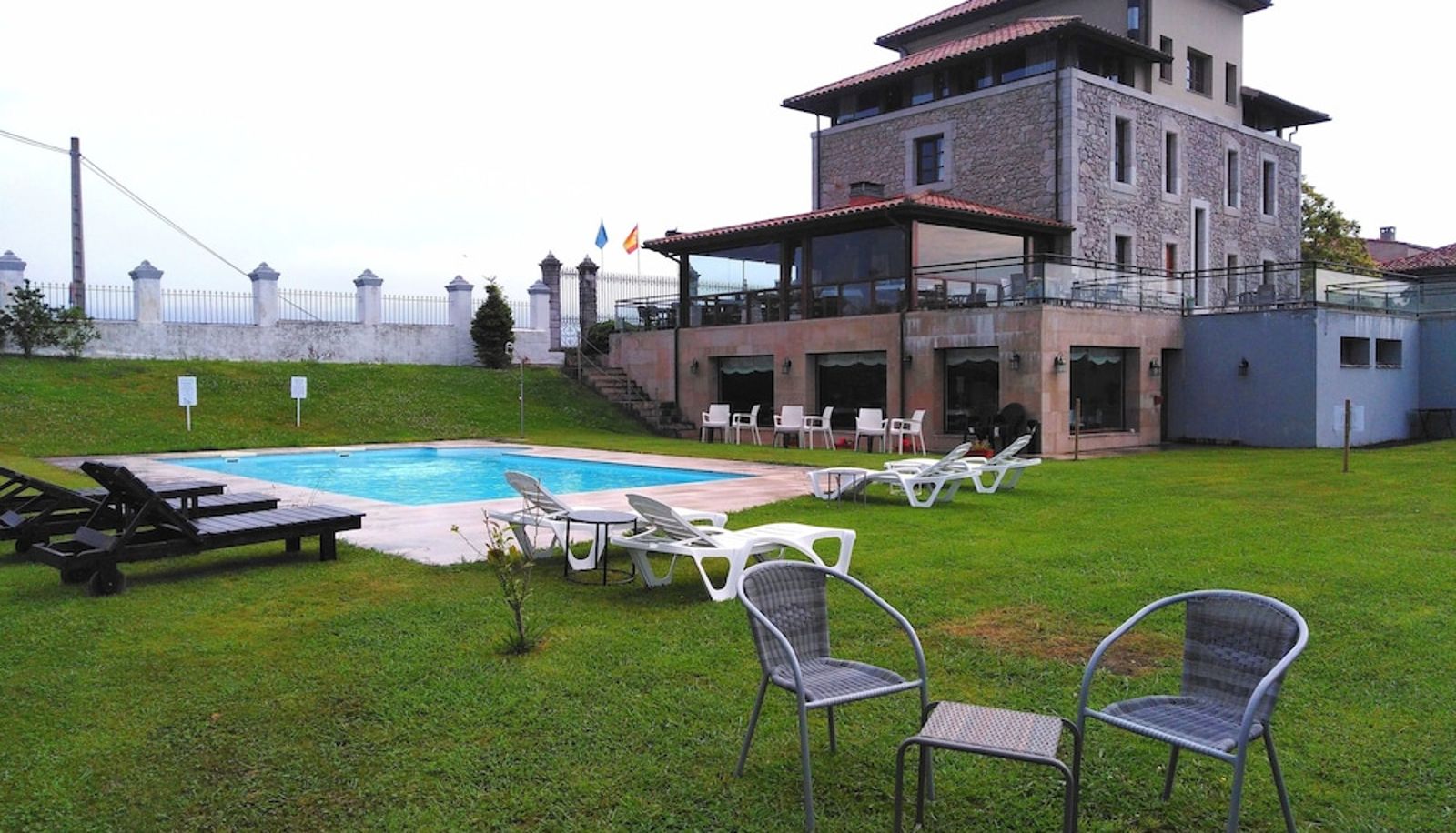 Piscina - Hotel Villadesella