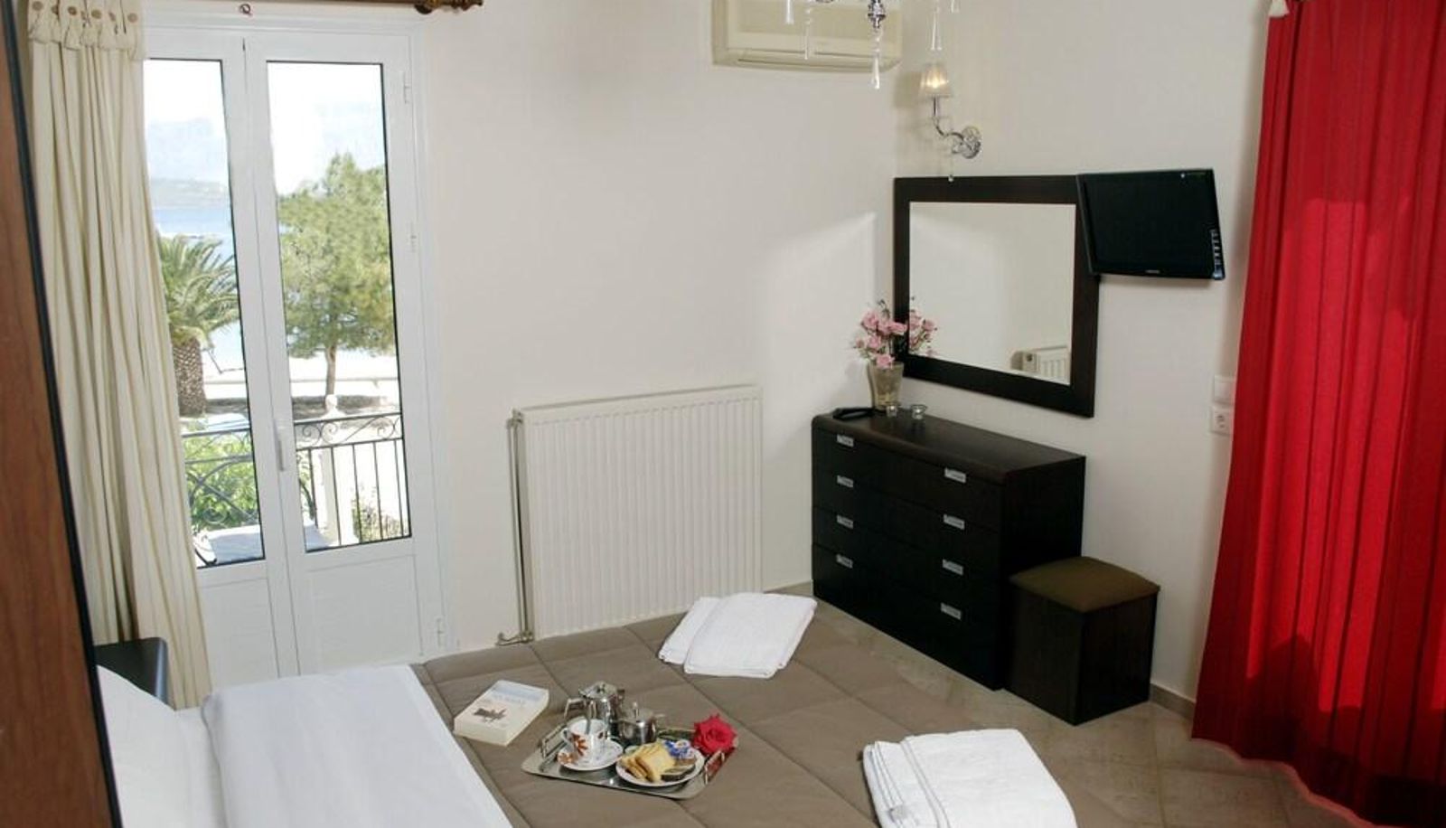 Zimmer mit Meerblick - Pension Hirolakas