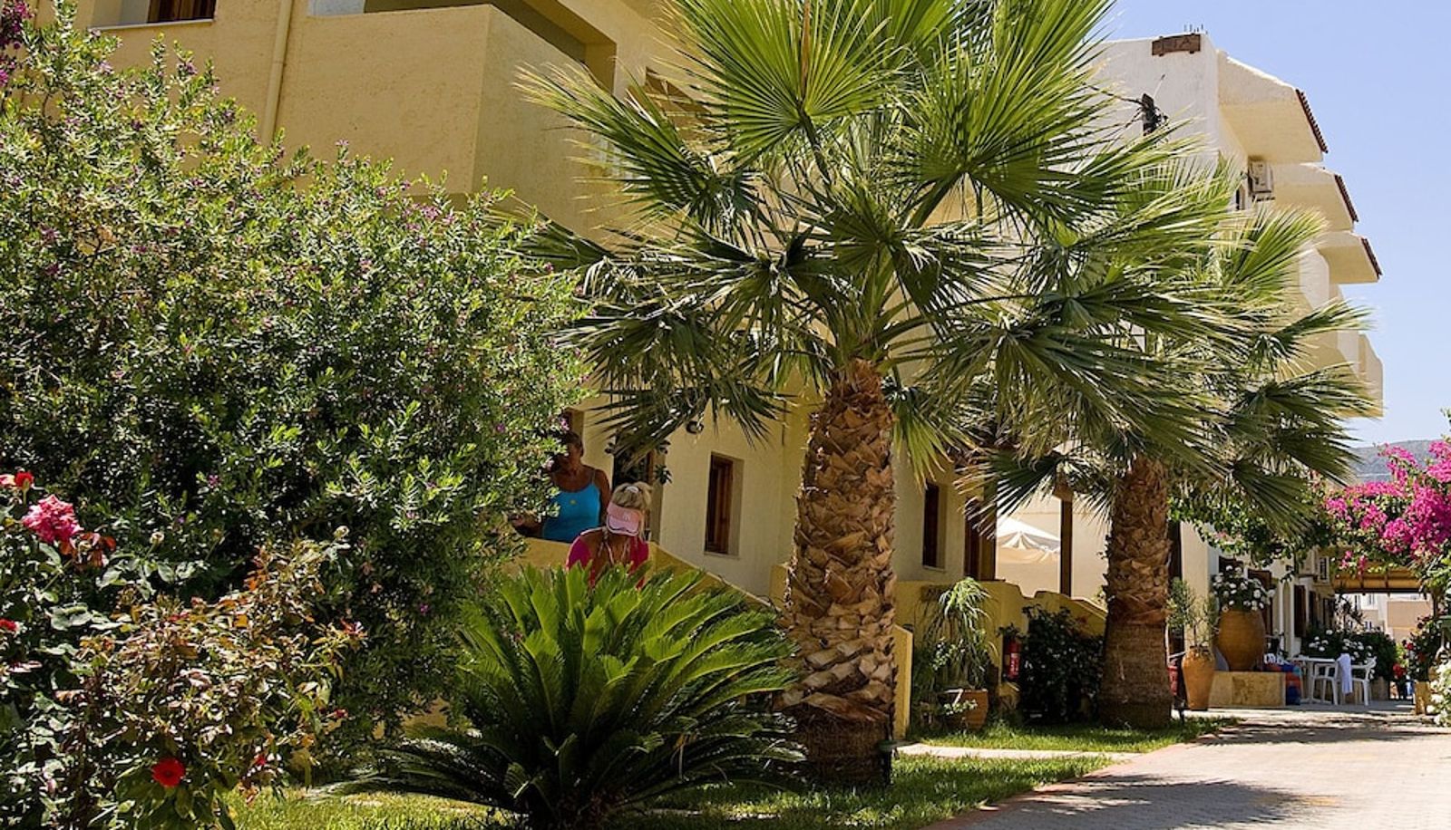 Jardín - Lia Sofia Apartments
