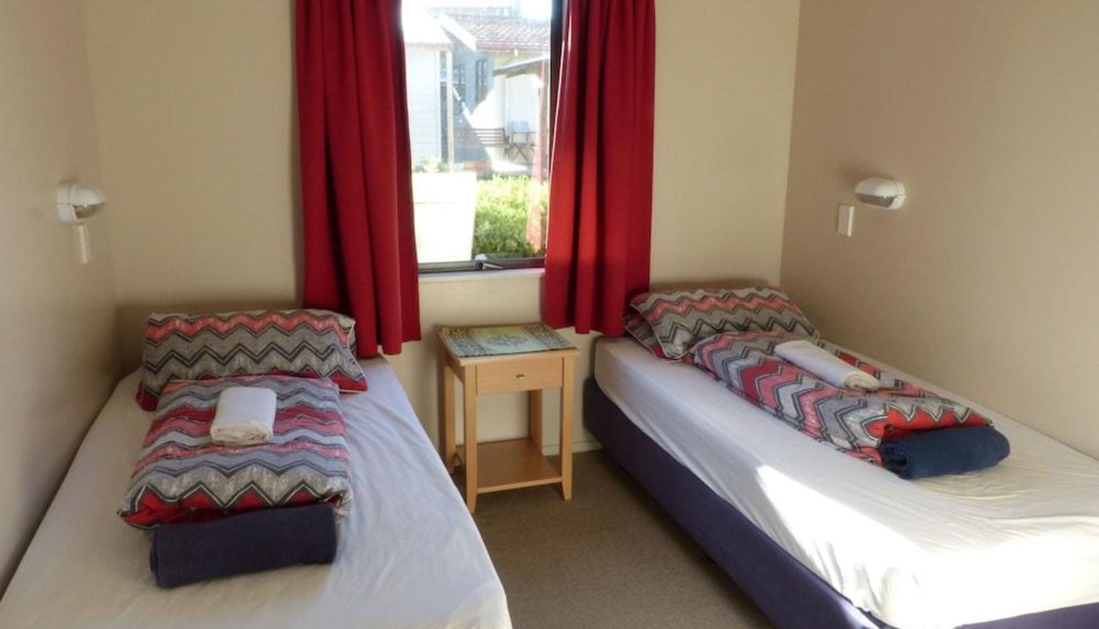 Superior room (double) - YHA Te Anau
