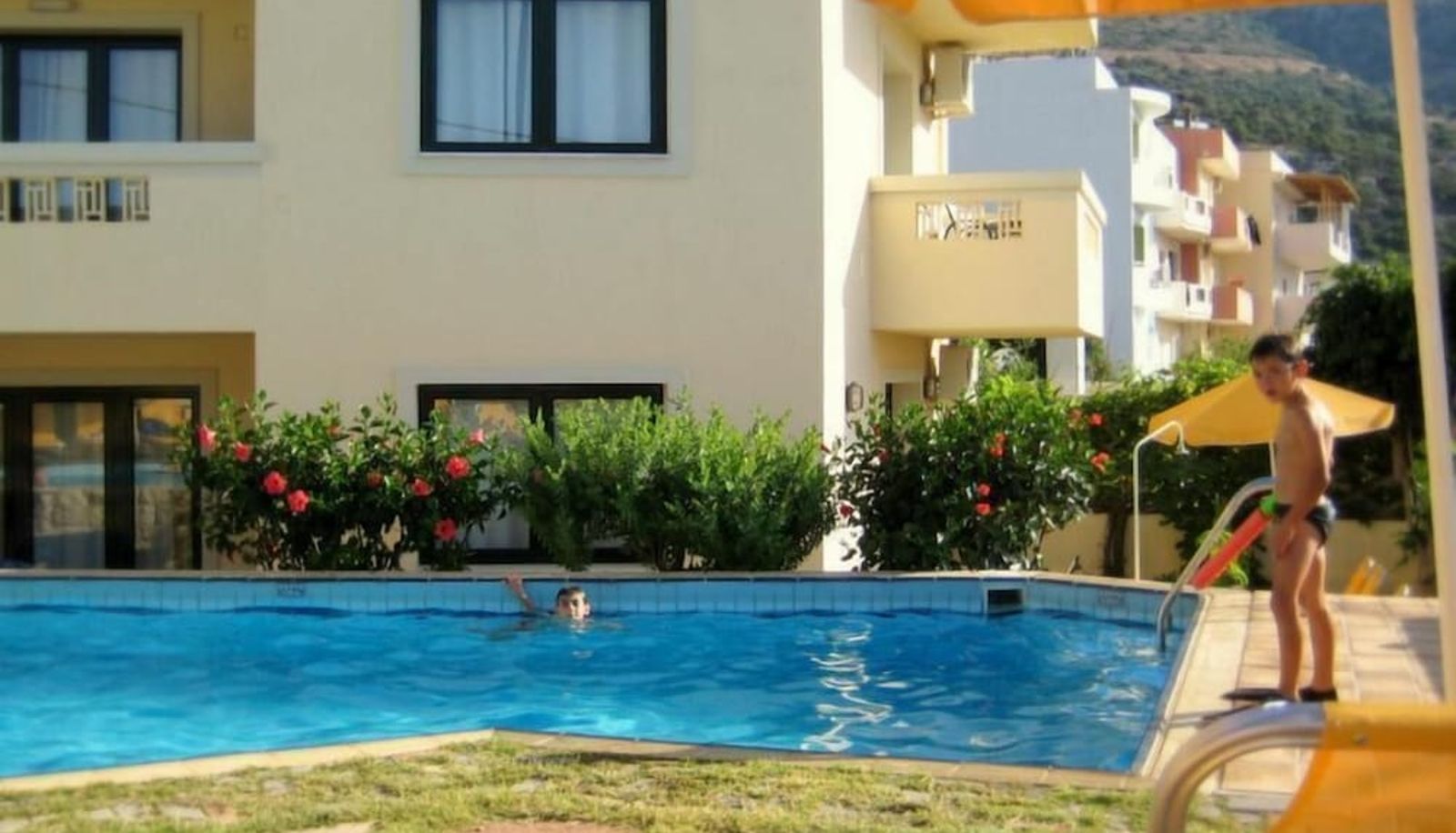 Pool - Villiana Holiday Apartments