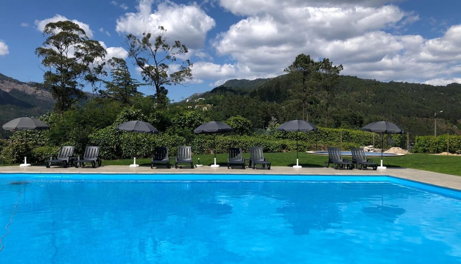 Piscina - Hotel Portas do Gerês