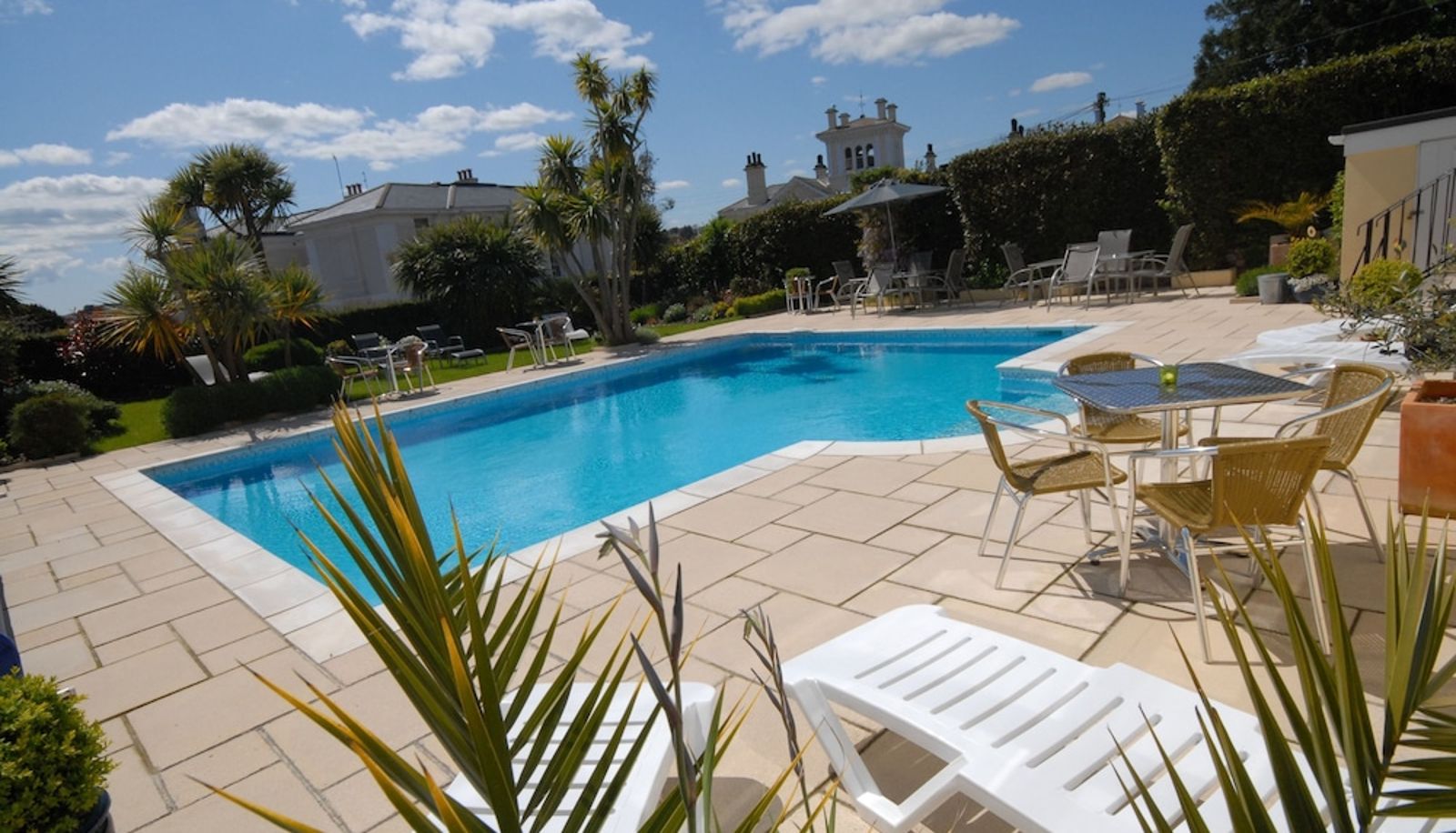 Piscina - Riviera Lodge Hotel