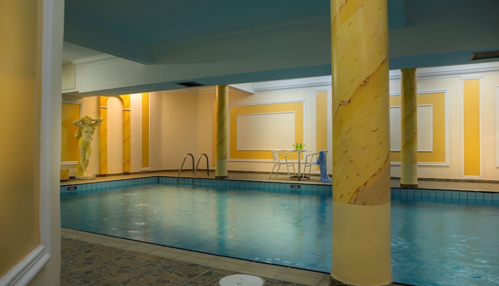 Piscine - Kapetanios Limassol Hotel