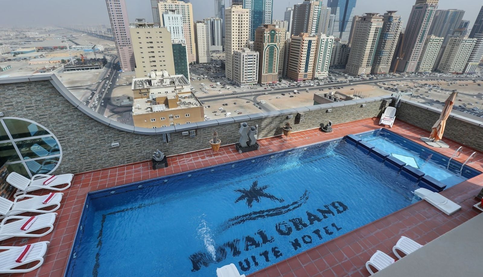 Pool - Royal Grand Suite Hotel