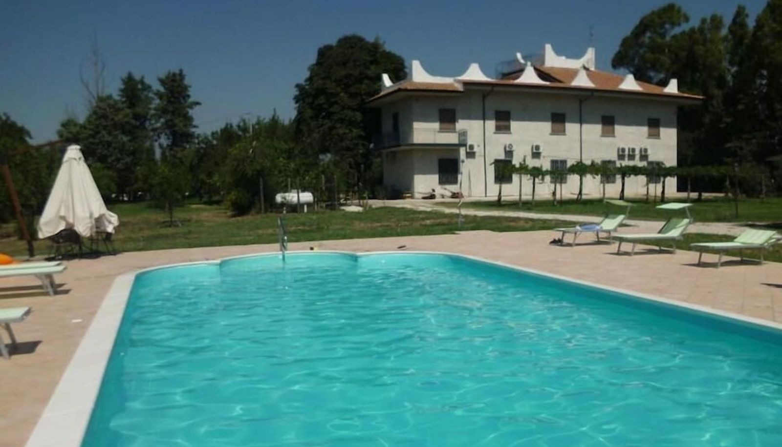 Piscina - Country House L'Ippocastano