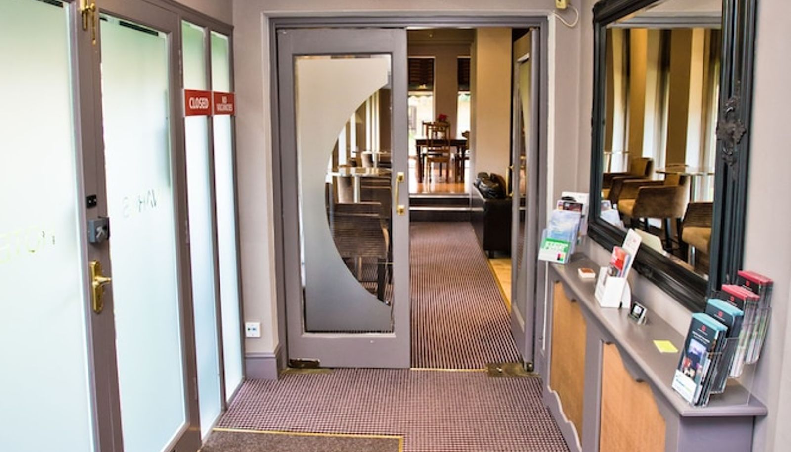 Rezeption - Wards Hotel