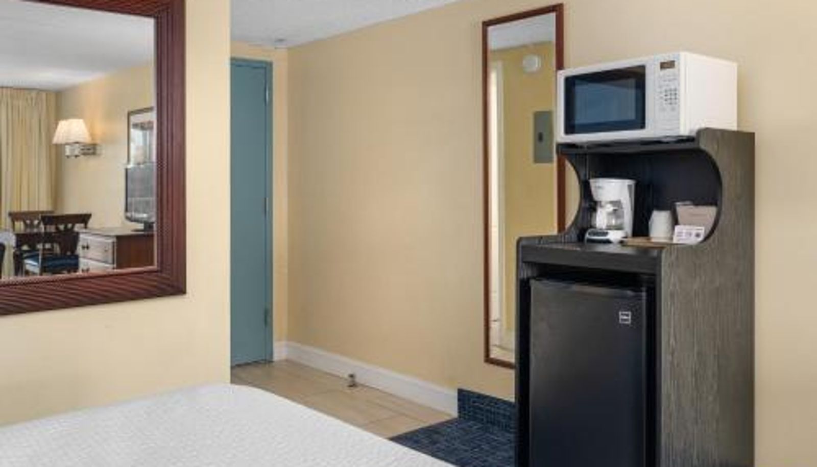 Cocina - Coastal Palms Inn and Suites
