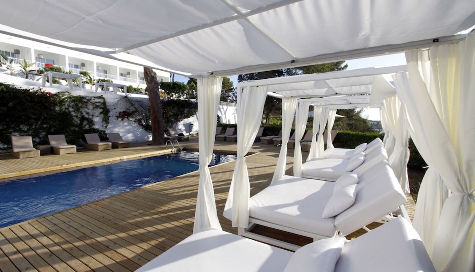 Piscina - BG Hotel Portinatx Beach Club