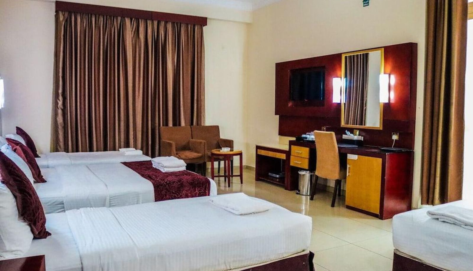 Family room - Phoenix Hotel