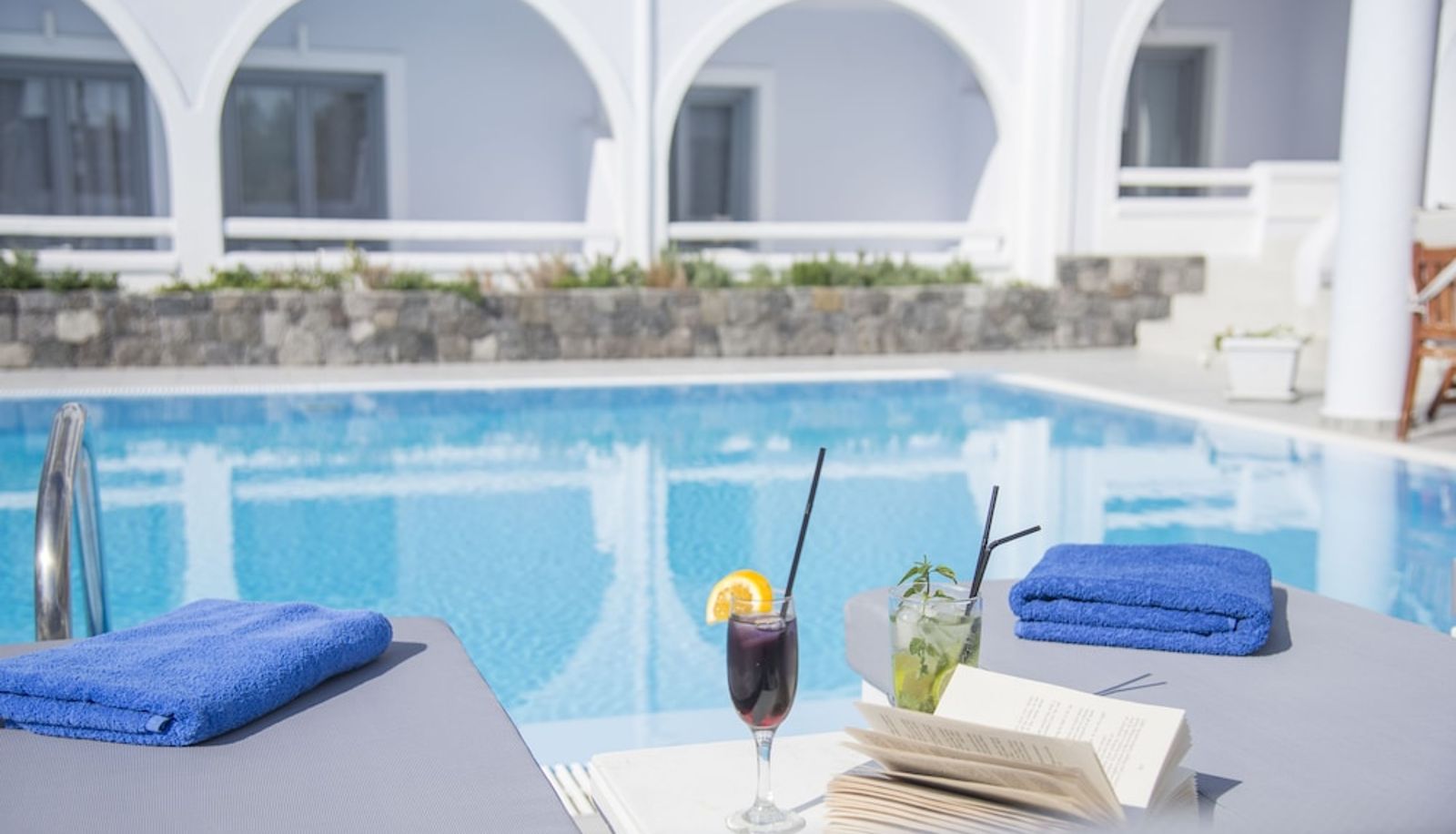 Zwembad - Blue Waves Hotel