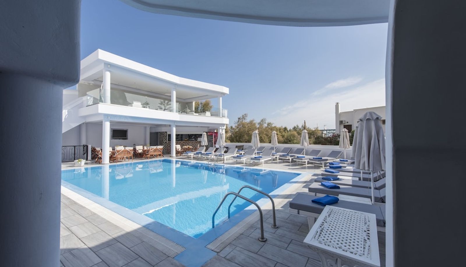 Zwembad - Blue Waves Hotel