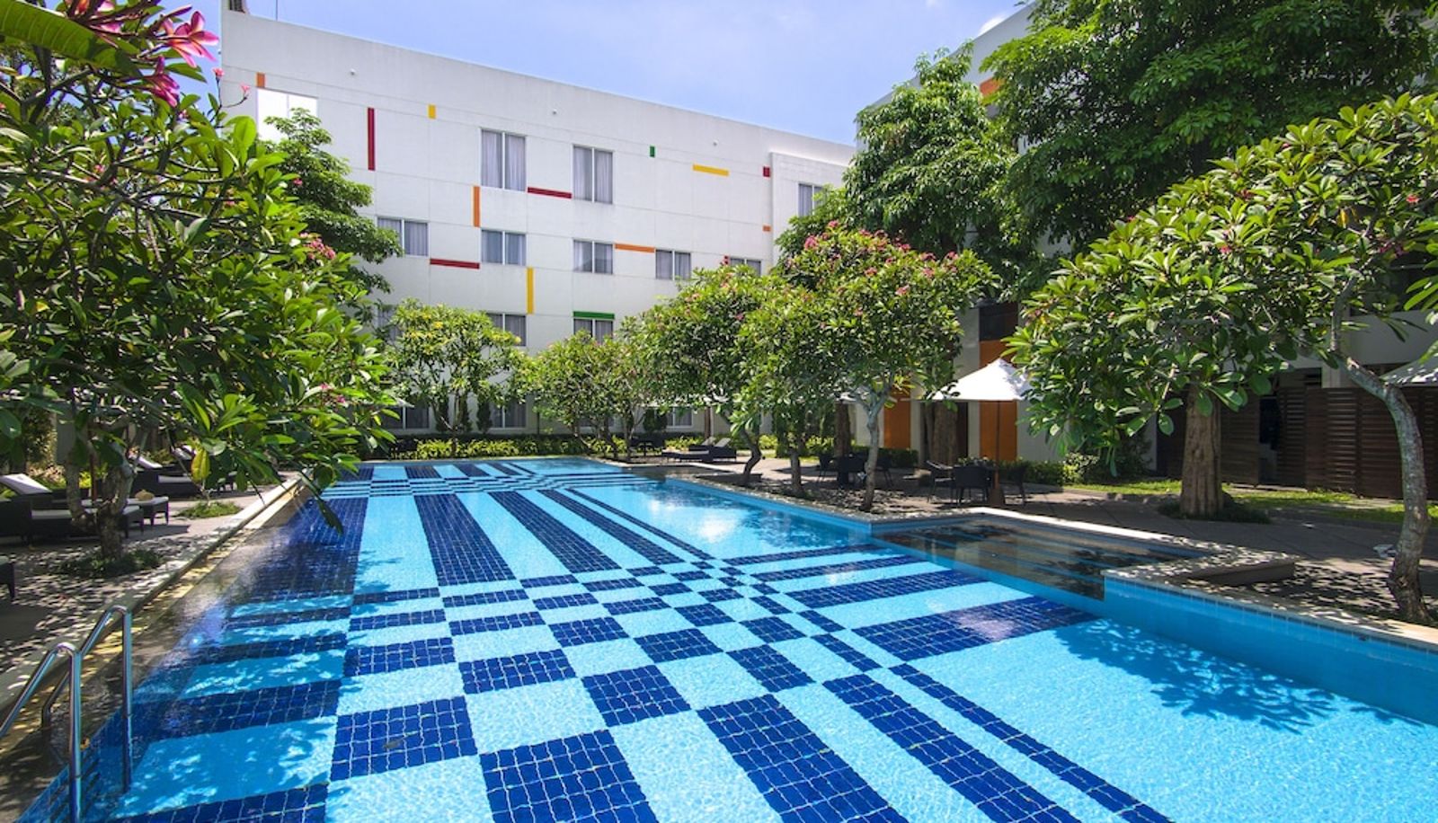 Pool - The Victoria Hotel Yogyakarta