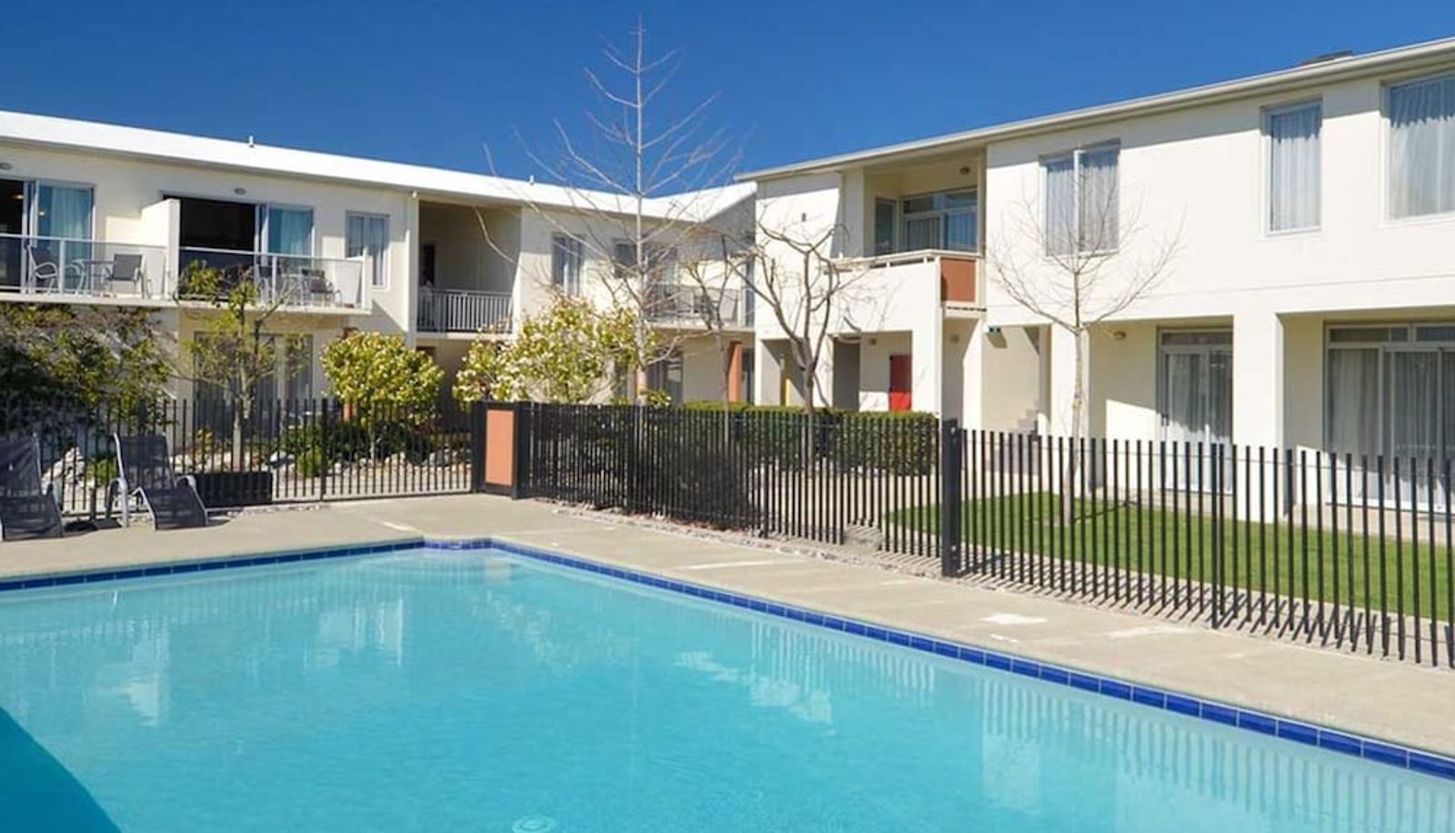 Pool - Parkside Motel