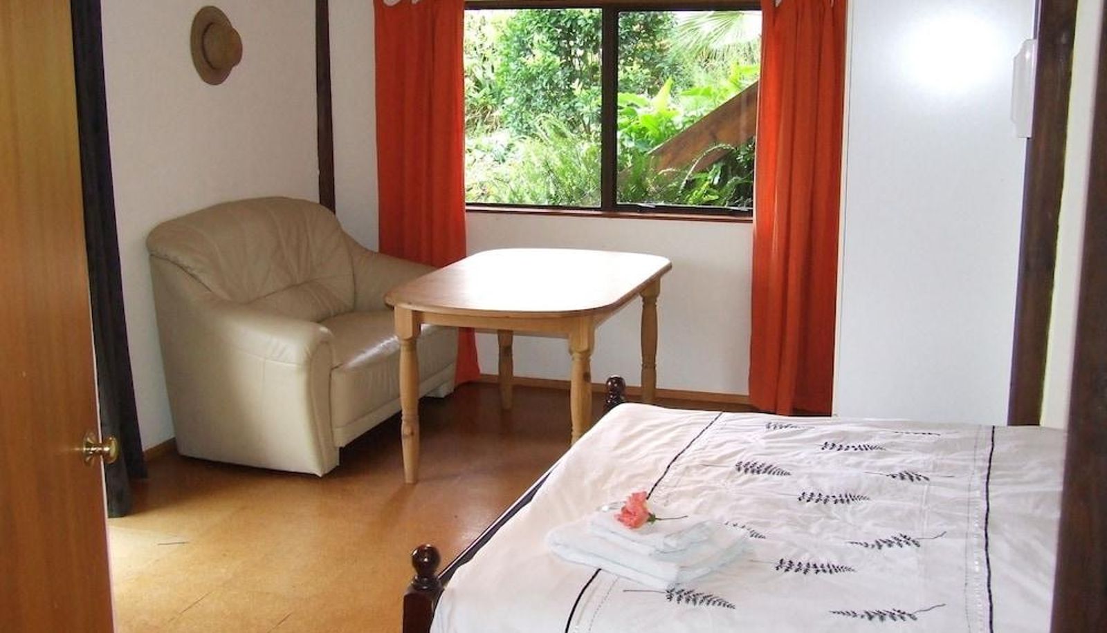 Standard room - Runciman Berries and Emus B&B