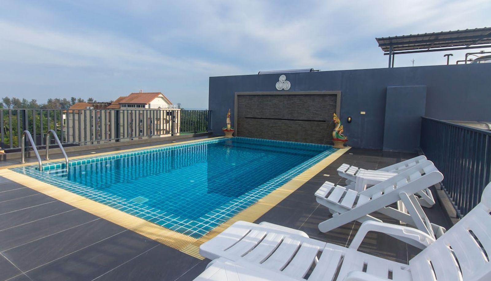 Pool - Baan Nilrath Hotel
