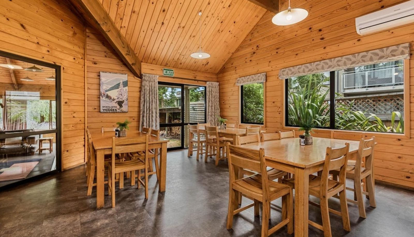 Restaurant - Altamont Lodge